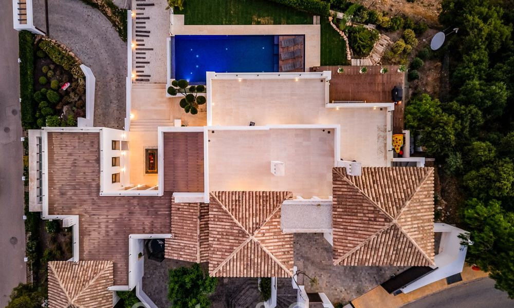 Villa contemporaine de luxe à vendre, située en position élevée avec vue panoramique sur la mer, à Marbella Est 43864