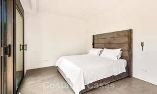 Villa moderne à vendre, située en première ligne du golf avec vue panoramique sur le vert, vaste terrain de golf de Marbella West 43879 