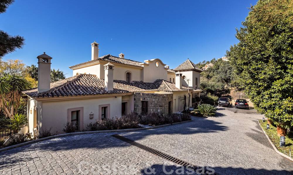 Spacieuse villa méditerranéenne à vendre avec vue sur la mer dans le Resort La Zagaleta à Marbella - Benahavis 43965