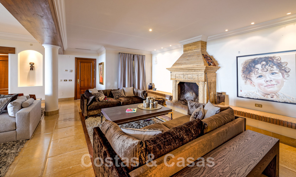 Spacieuse villa méditerranéenne à vendre avec vue sur la mer dans le Resort La Zagaleta à Marbella - Benahavis 43966