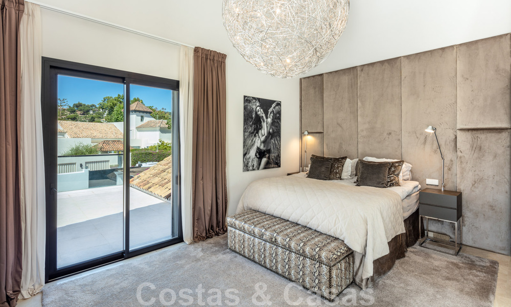Vente d'une villa de luxe de style méditerranéen, dans un quartier sécurisé, à distance de marche de toutes les commodités de Nueva Andalucia, Marbella 43654