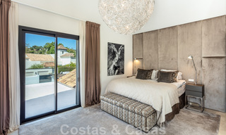 Vente d'une villa de luxe de style méditerranéen, dans un quartier sécurisé, à distance de marche de toutes les commodités de Nueva Andalucia, Marbella 43654 