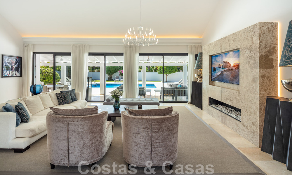 Vente d'une villa de luxe de style méditerranéen, dans un quartier sécurisé, à distance de marche de toutes les commodités de Nueva Andalucia, Marbella 43657