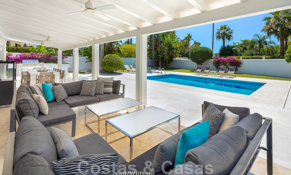 Vente d'une villa de luxe de style méditerranéen, dans un quartier sécurisé, à distance de marche de toutes les commodités de Nueva Andalucia, Marbella 43665