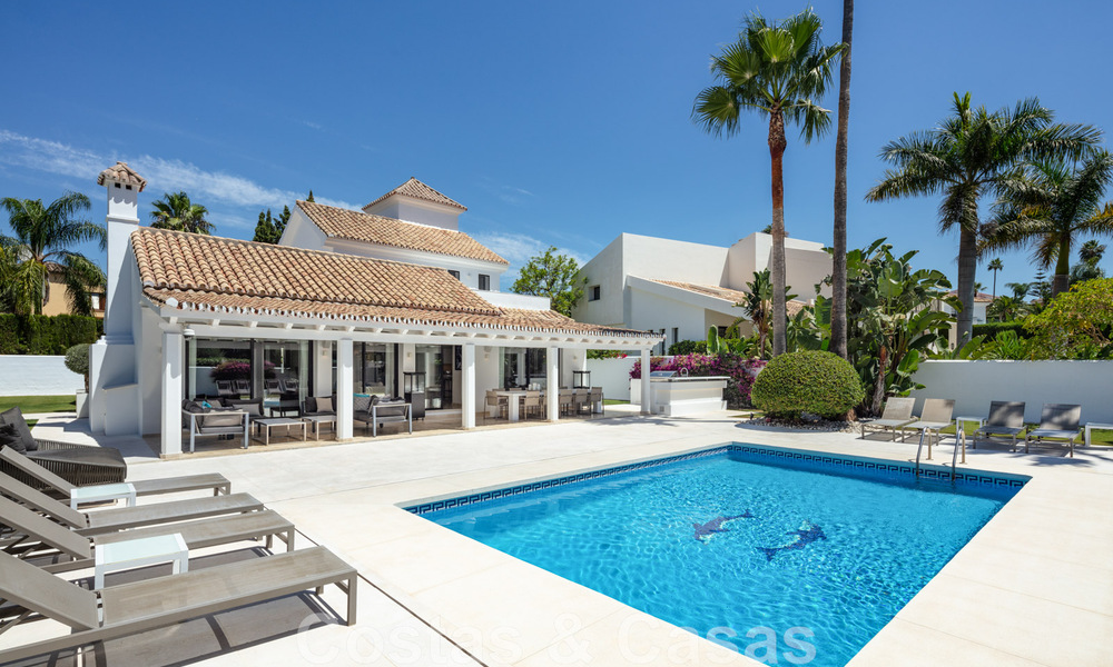 Vente d'une villa de luxe de style méditerranéen, dans un quartier sécurisé, à distance de marche de toutes les commodités de Nueva Andalucia, Marbella 43666