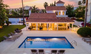 Vente d'une villa de luxe de style méditerranéen, dans un quartier sécurisé, à distance de marche de toutes les commodités de Nueva Andalucia, Marbella 43675