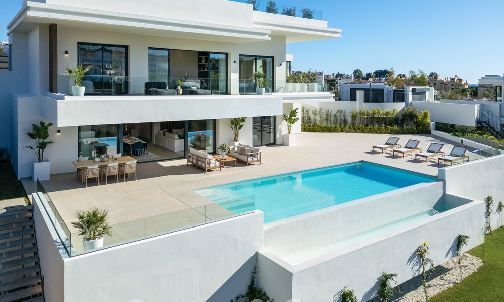 Spectaculaires villas de luxe à vendre, d'architecture contemporaine, situées dans un complexe de golf sur le nouveau Golden Mile entre Marbella et Estepona 63162