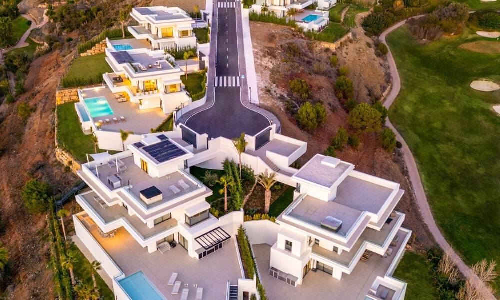 Spectaculaires villas de luxe à vendre, d'architecture contemporaine, situées dans un complexe de golf sur le nouveau Golden Mile entre Marbella et Estepona 63165