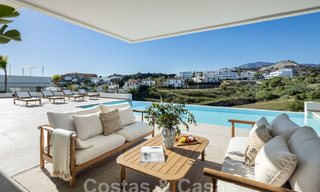 Spectaculaires villas de luxe à vendre, d'architecture contemporaine, situées dans un complexe de golf sur le nouveau Golden Mile entre Marbella et Estepona 63180 