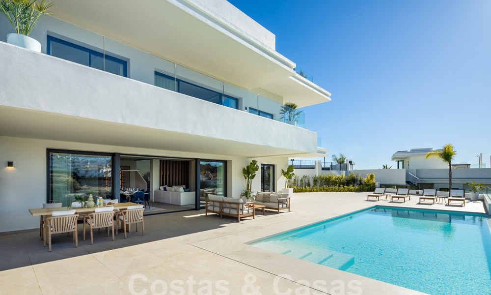 Spectaculaires villas de luxe à vendre, d'architecture contemporaine, situées dans un complexe de golf sur le nouveau Golden Mile entre Marbella et Estepona 63181