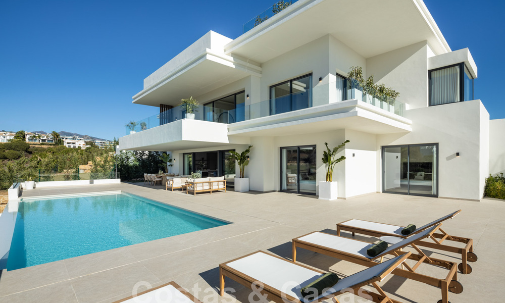Spectaculaires villas de luxe à vendre, d'architecture contemporaine, situées dans un complexe de golf sur le nouveau Golden Mile entre Marbella et Estepona 63182