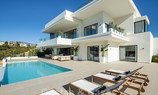 Spectaculaires villas de luxe à vendre, d'architecture contemporaine, situées dans un complexe de golf sur le nouveau Golden Mile entre Marbella et Estepona 63182 