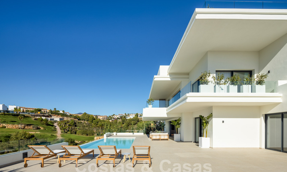 Spectaculaires villas de luxe à vendre, d'architecture contemporaine, situées dans un complexe de golf sur le nouveau Golden Mile entre Marbella et Estepona 63183