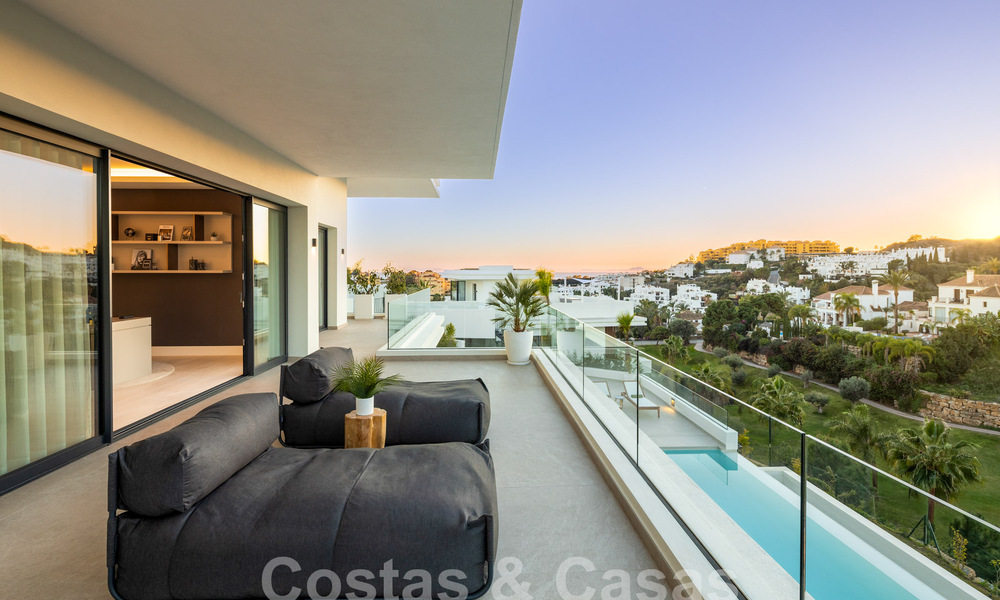 Spectaculaires villas de luxe à vendre, d'architecture contemporaine, situées dans un complexe de golf sur le nouveau Golden Mile entre Marbella et Estepona 63184