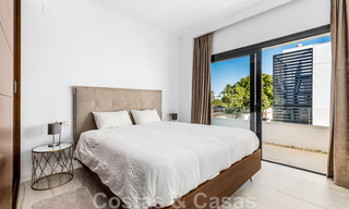 Villa moderne prête à emménager, à vendre à distance de marche de la plage et du centre de San Pedro, Marbella 44125 