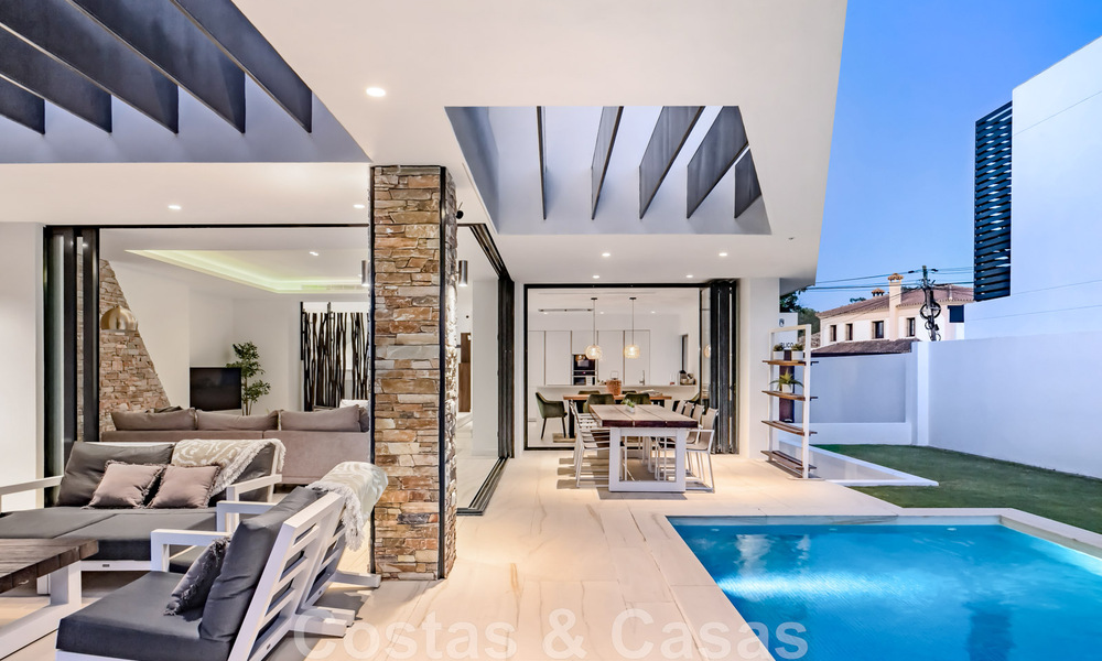 Villa moderne prête à emménager, à vendre à distance de marche de la plage et du centre de San Pedro, Marbella 44150