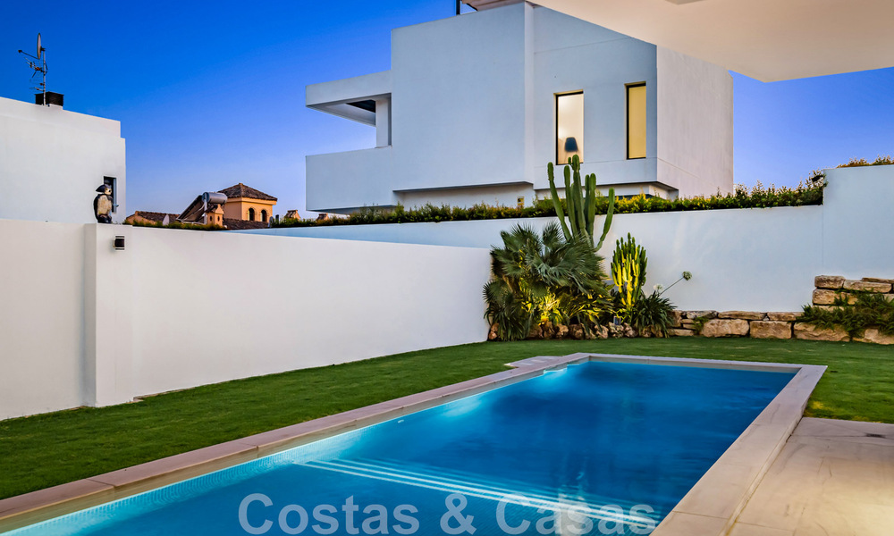 Villa moderne prête à emménager, à vendre à distance de marche de la plage et du centre de San Pedro, Marbella 44152