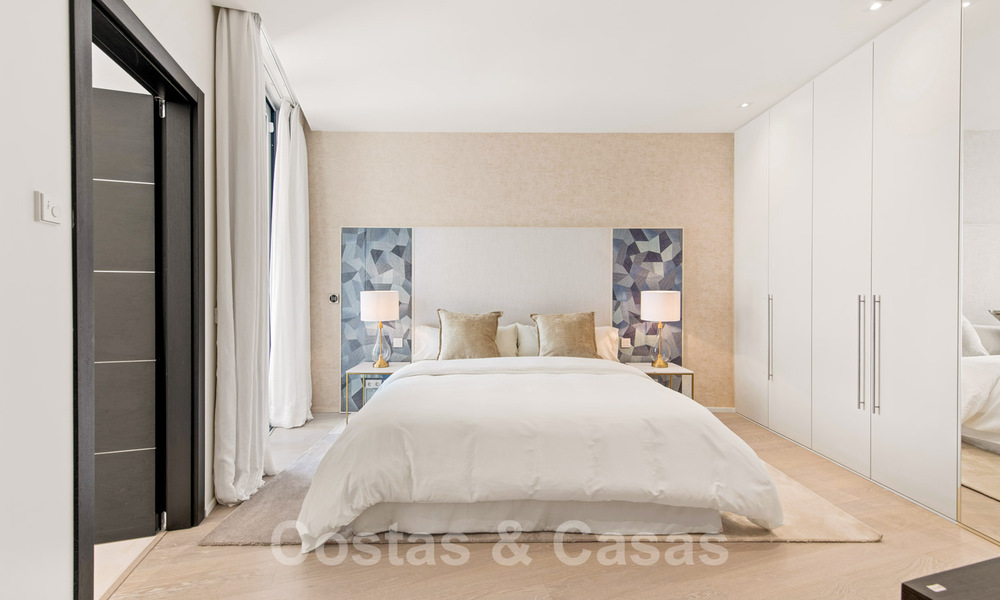 Dernière! Villa de luxe exclusive et architecturale à vendre, avec vue sur la mer, dans le quartier très recherché de Sierra Blanca, sur le Golden Mile de Marbella 43609