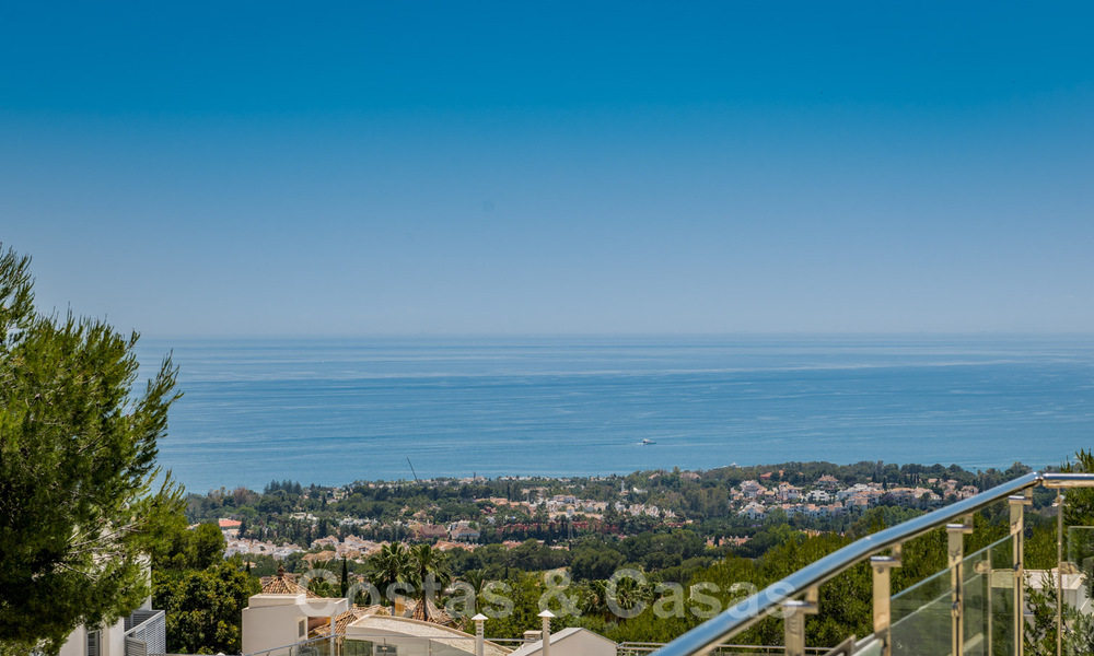 Dernière! Villa de luxe exclusive et architecturale à vendre, avec vue sur la mer, dans le quartier très recherché de Sierra Blanca, sur le Golden Mile de Marbella 43614