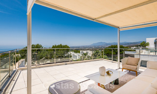Dernière! Villa de luxe exclusive et architecturale à vendre, avec vue sur la mer, dans le quartier très recherché de Sierra Blanca, sur le Golden Mile de Marbella 43637 