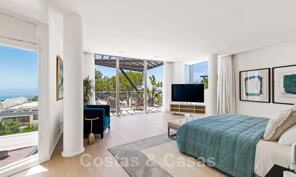 Dernière! Villa de luxe exclusive et architecturale à vendre, avec vue sur la mer, dans le quartier très recherché de Sierra Blanca, sur le Golden Mile de Marbella 43642