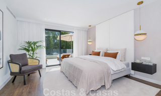 Nouvelle villa de luxe de style moderne, prête à emménager, à distance de marche de la plage dans un quartier privilégié de Guadalmina Baja à Marbella 43799 