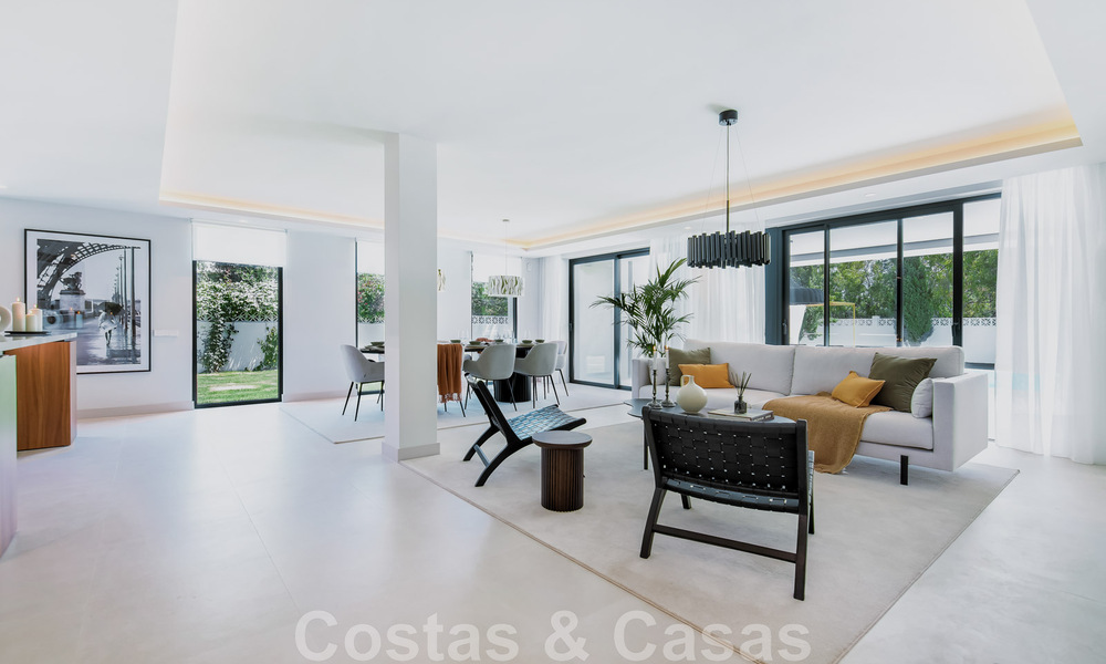 Nouvelle villa de luxe de style moderne, prête à emménager, à distance de marche de la plage dans un quartier privilégié de Guadalmina Baja à Marbella 43804