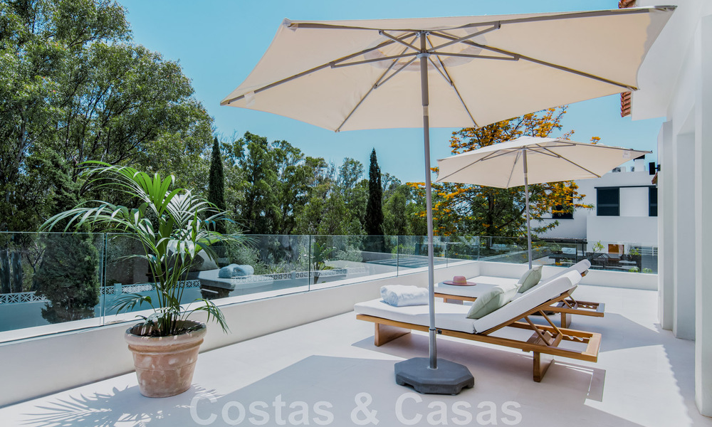 Nouvelle villa de luxe de style moderne, prête à emménager, à distance de marche de la plage dans un quartier privilégié de Guadalmina Baja à Marbella 43814