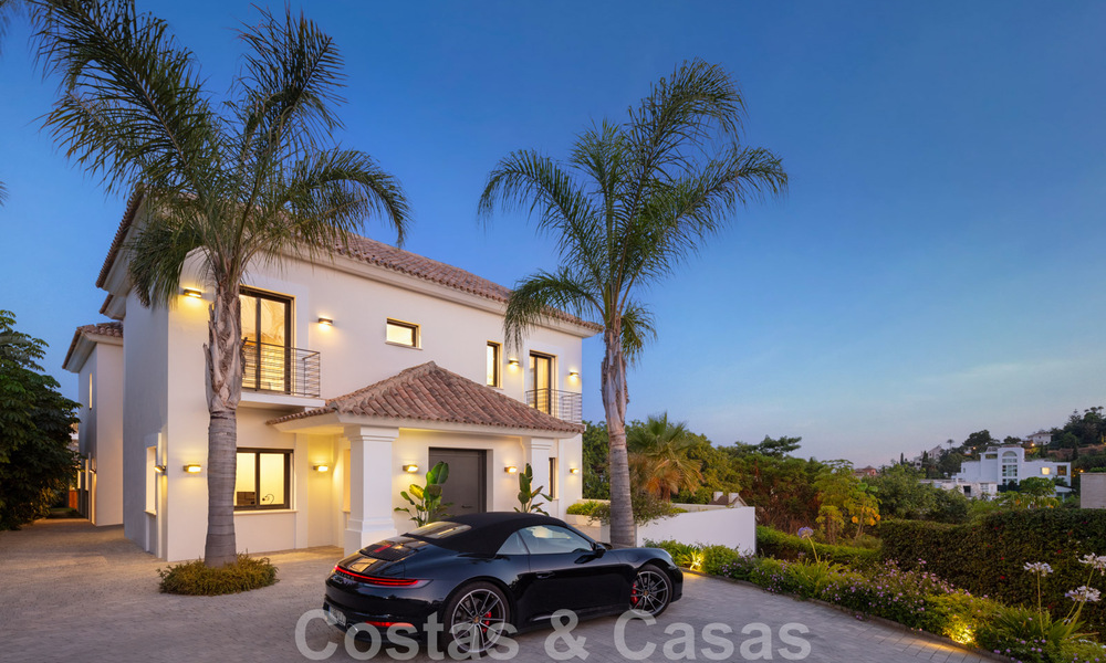 Superbe villa de luxe à vendre dans une architecture méditerranéenne moderne, avec vue sur la mer et dans un complexe de golf à Benahavis – Marbella 44154