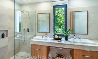 Superbe villa de luxe à vendre dans une architecture méditerranéenne moderne, avec vue sur la mer et dans un complexe de golf à Benahavis – Marbella 44155 