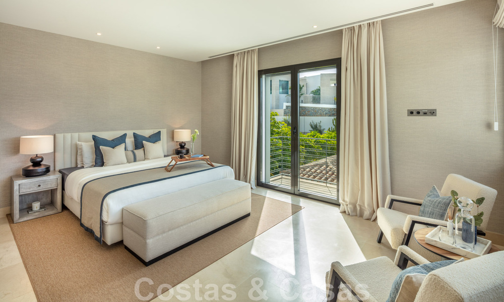 Superbe villa de luxe à vendre dans une architecture méditerranéenne moderne, avec vue sur la mer et dans un complexe de golf à Benahavis – Marbella 44156