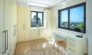 Superbe villa de luxe à vendre dans une architecture méditerranéenne moderne, avec vue sur la mer et dans un complexe de golf à Benahavis – Marbella 44158 