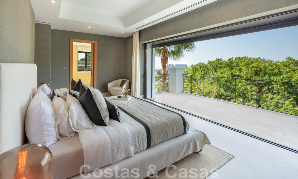 Superbe villa de luxe à vendre dans une architecture méditerranéenne moderne, avec vue sur la mer et dans un complexe de golf à Benahavis – Marbella 44160