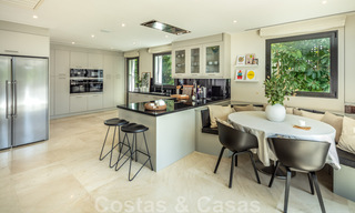 Superbe villa de luxe à vendre dans une architecture méditerranéenne moderne, avec vue sur la mer et dans un complexe de golf à Benahavis – Marbella 44170 