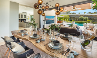 Superbe villa de luxe à vendre dans une architecture méditerranéenne moderne, avec vue sur la mer et dans un complexe de golf à Benahavis – Marbella 44172 