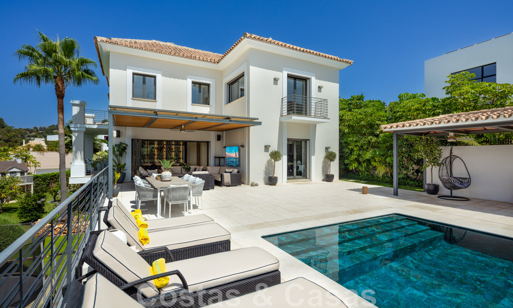 Superbe villa de luxe à vendre dans une architecture méditerranéenne moderne, avec vue sur la mer et dans un complexe de golf à Benahavis – Marbella 44176