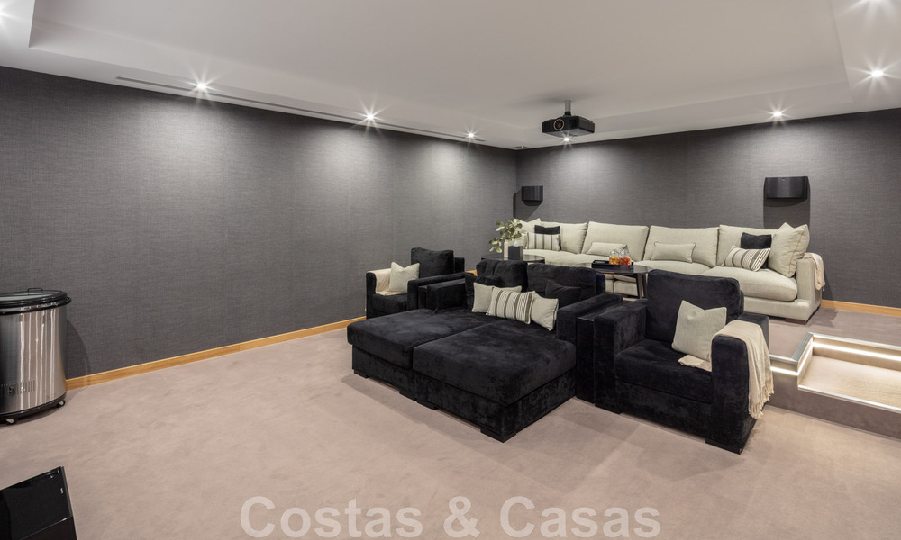 Superbe villa de luxe à vendre dans une architecture méditerranéenne moderne, avec vue sur la mer et dans un complexe de golf à Benahavis – Marbella 44184