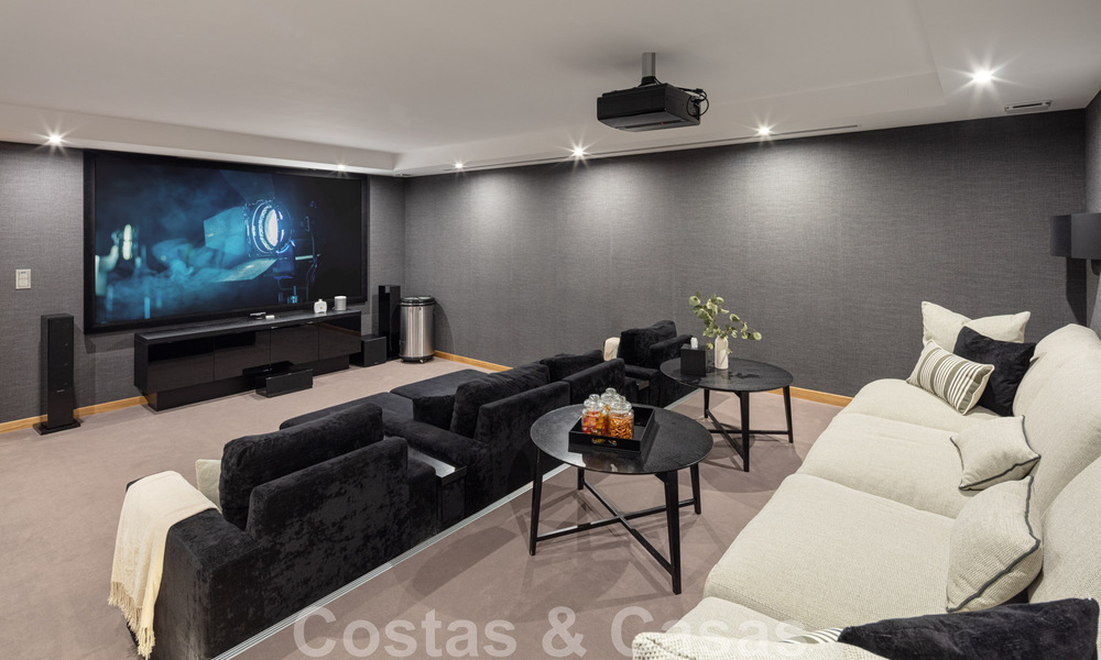 Superbe villa de luxe à vendre dans une architecture méditerranéenne moderne, avec vue sur la mer et dans un complexe de golf à Benahavis – Marbella 44186