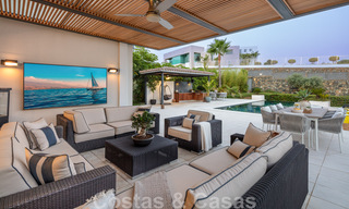 Superbe villa de luxe à vendre dans une architecture méditerranéenne moderne, avec vue sur la mer et dans un complexe de golf à Benahavis – Marbella 44188 