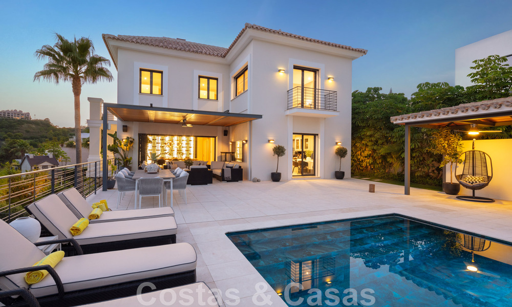 Superbe villa de luxe à vendre dans une architecture méditerranéenne moderne, avec vue sur la mer et dans un complexe de golf à Benahavis – Marbella 44192