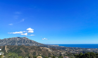 Villa moderne de luxe à vendre avec vue sur la mer et intérieur lumineux, dans la station de golf exclusive de La Zagaleta, Benahavis - Marbella 44351 