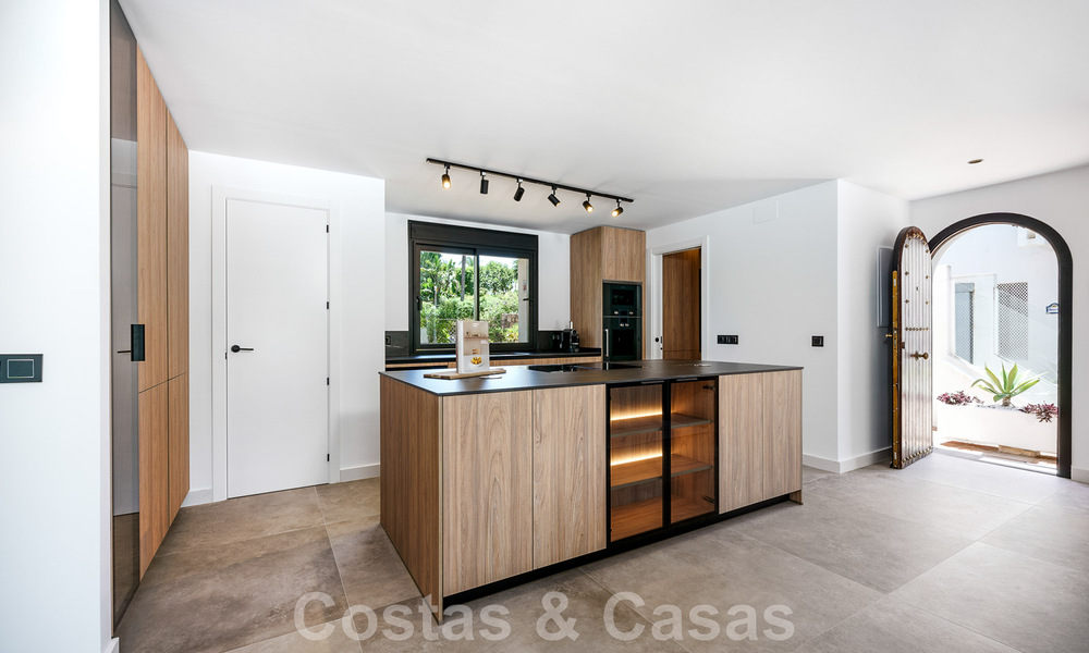 Penthouse de luxe entièrement rénové à vendre dans un style scandinave avec de grandes terrasses sur la Golden Mile de Marbella 44243