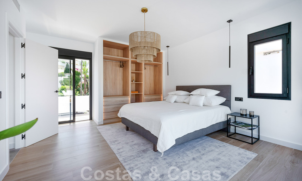 Penthouse de luxe entièrement rénové à vendre dans un style scandinave avec de grandes terrasses sur la Golden Mile de Marbella 44245