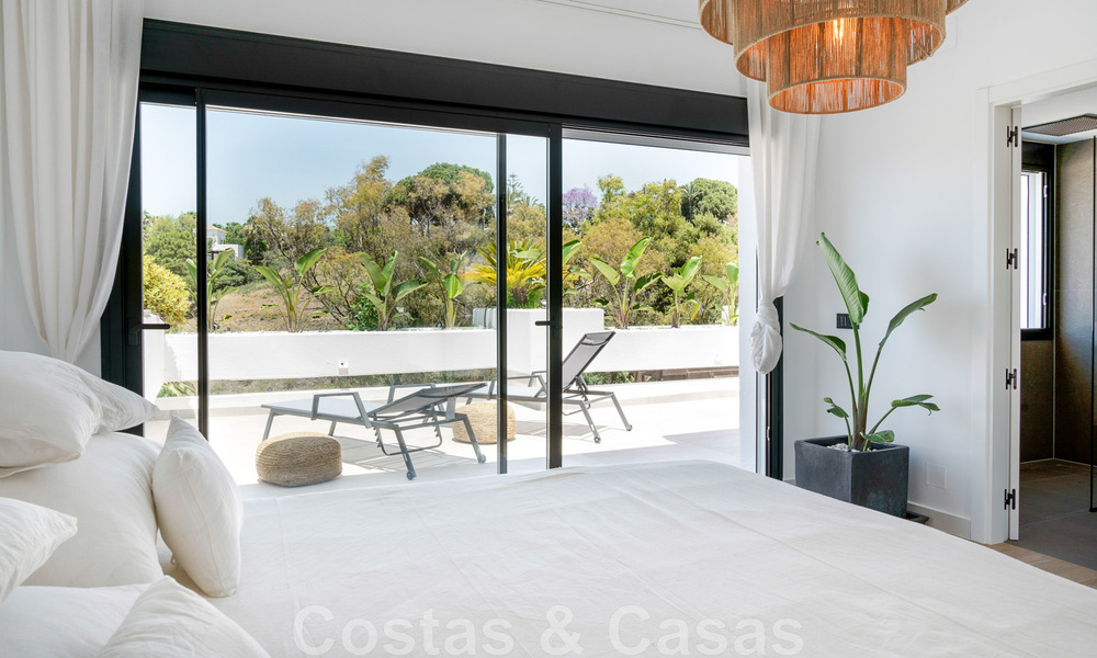 Penthouse de luxe entièrement rénové à vendre dans un style scandinave avec de grandes terrasses sur la Golden Mile de Marbella 44247