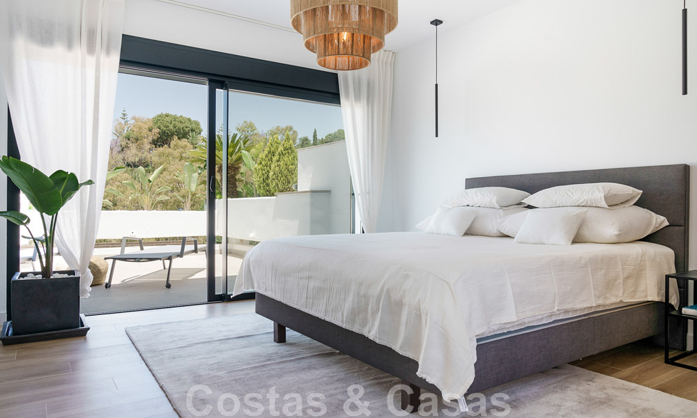 Penthouse de luxe entièrement rénové à vendre dans un style scandinave avec de grandes terrasses sur la Golden Mile de Marbella 44250