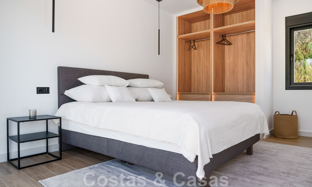 Penthouse de luxe entièrement rénové à vendre dans un style scandinave avec de grandes terrasses sur la Golden Mile de Marbella 44251