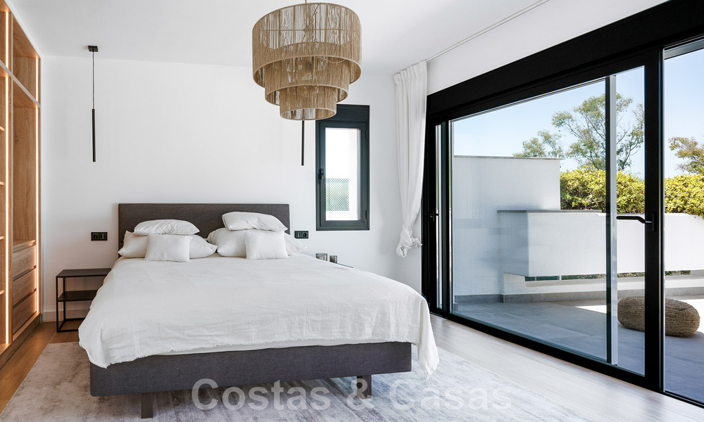 Penthouse de luxe entièrement rénové à vendre dans un style scandinave avec de grandes terrasses sur la Golden Mile de Marbella 44262