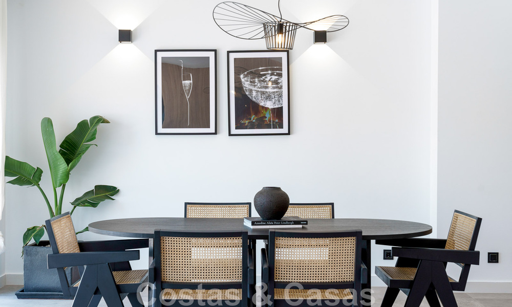 Penthouse de luxe entièrement rénové à vendre dans un style scandinave avec de grandes terrasses sur la Golden Mile de Marbella 44271