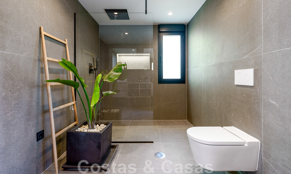 Penthouse de luxe entièrement rénové à vendre dans un style scandinave avec de grandes terrasses sur la Golden Mile de Marbella 44277