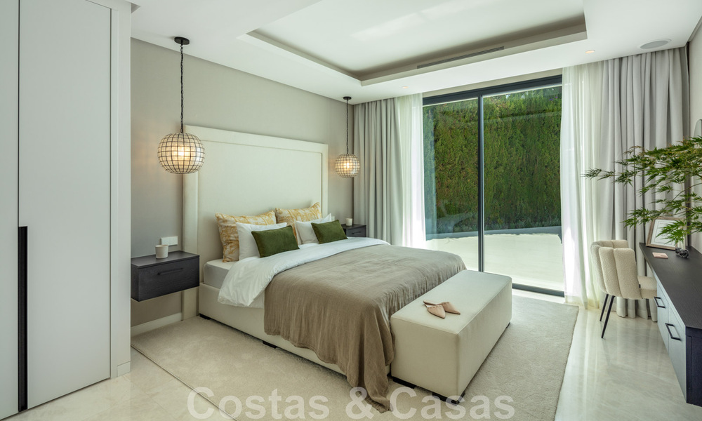 Villa andalouse contemporaine de luxe à vendre avec de nombreuses commodités de luxe, entourée de terrains de golf à Nueva Andalucia, Marbella 44355